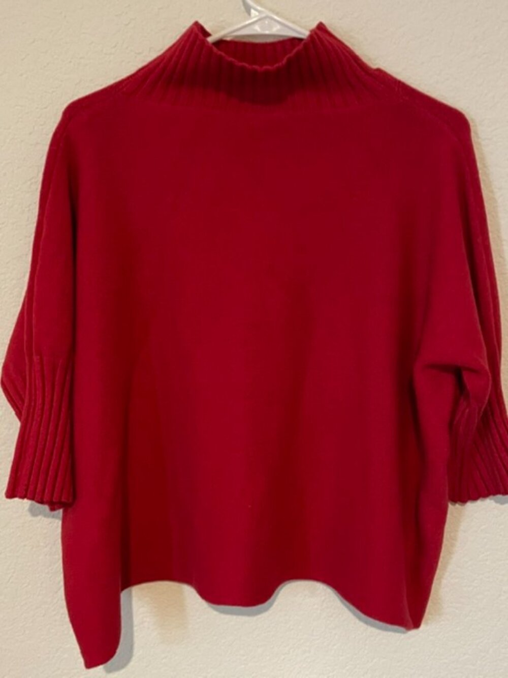 Women's Rain and Rose Pull Over Sweater Size Large